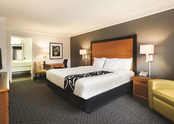Hotel La Quinta By Wyndham East
