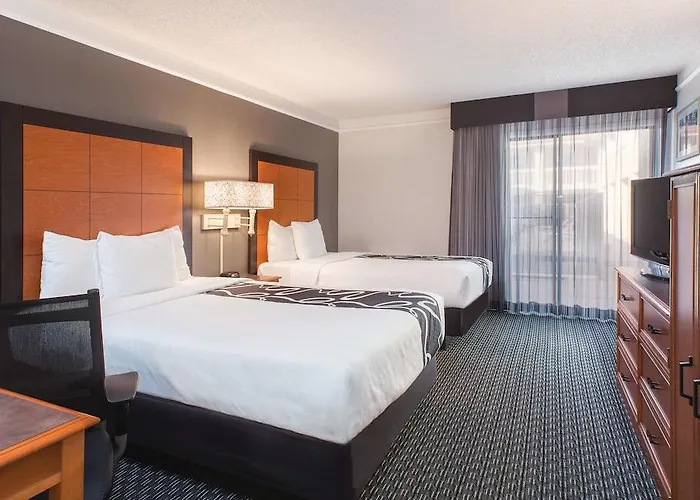 La Quinta By Wyndham East