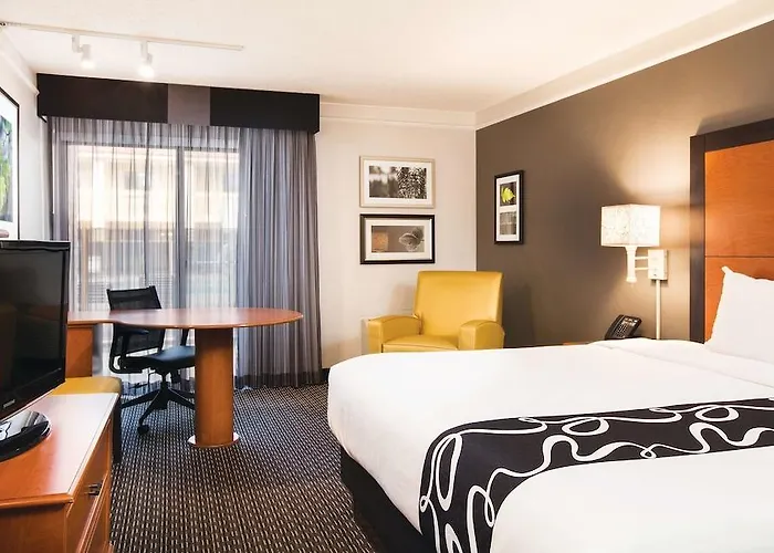 Hotel La Quinta By Wyndham East
