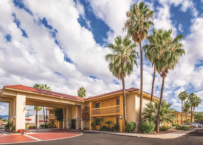 La Quinta By Wyndham East 3*
