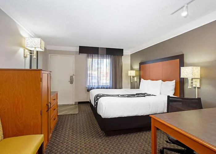 La Quinta By Wyndham East