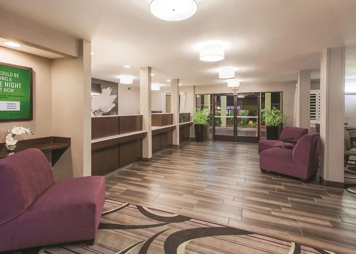 La Quinta By Wyndham East