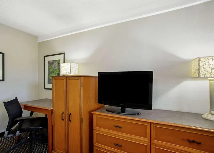 Hotel La Quinta By Wyndham East