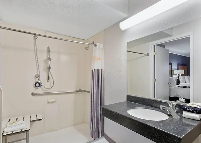 La Quinta By Wyndham East