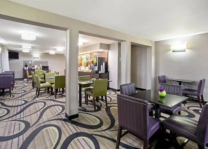 Hotel La Quinta By Wyndham East