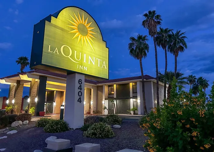 La Quinta By Wyndham East Hotel